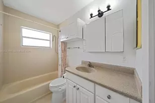 330 NE 48th St, Oakland Park, FL 33334 - Photo 51