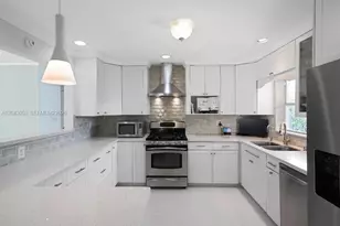 330 NE 48th St, Oakland Park, FL 33334 - Photo 29
