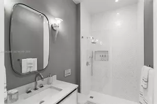 2821 S Bayshore Dr, Miami, FL 33133 - Photo 37