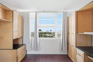 11930 N Bayshore Dr, North Miami, FL 33181 - Photo 43