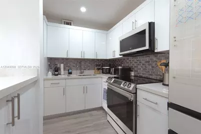 10501 SW 108th Ave #209, Miami, FL 33176 - Photo 7