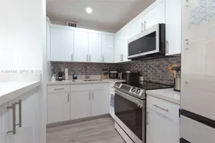 10501 SW 108th Ave, Miami, FL 33176 - Photo 7