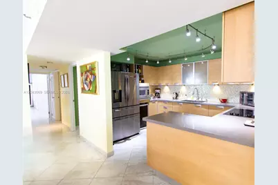 1623 Collins Ave #PH1010, Miami Beach, FL 33139 - Photo 13