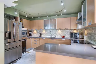 1623 Collins Ave #PH1010, Miami Beach, FL 33139 - Photo 11