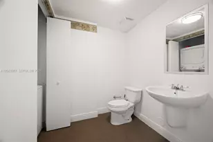 690 SW 1st Ct, Miami, FL 33130 - Photo 5