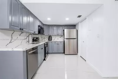 22 Canterbury Ln #22, Tamarac, FL 33319 - Photo 11