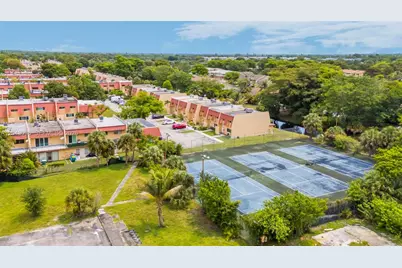 22 Canterbury Ln #22, Tamarac, FL 33319 - Photo 39