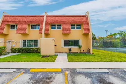 22 Canterbury Ln #22, Tamarac, FL 33319 - Photo 35