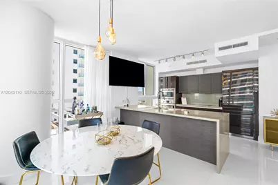 1080 Brickell Ave #1509, Miami, FL 33131 - Photo 11
