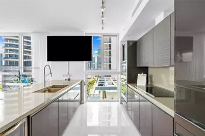 1080 Brickell Ave #1509, Miami, FL 33131 - Photo 9