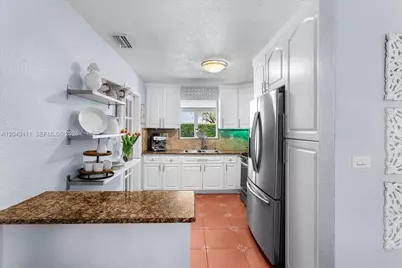 8341 SW 14th St, Miami, FL 33144 - Photo 7