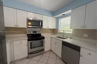 257 Cape Coral Pkwy E, Cape Coral, FL 33904 - Photo 13