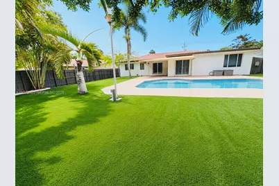 2271 SW 30th Ter, Fort Lauderdale, FL 33312 - Photo 3