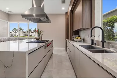10261 NW 74th Ter #10261, Doral, FL 33178 - Photo 9