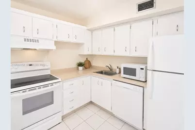 [Address not provided], Sunny Isles Beach, FL 33160 - Photo 5
