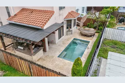 1016 NW 99th Psge #1016, Miami, FL 33172 - Photo 37