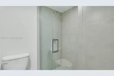 555 NE 34th St #911, Miami, FL 33137 - Photo 23