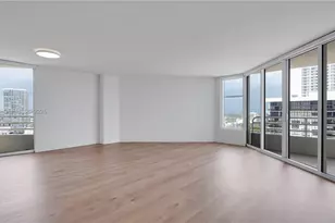 555 NE 34th St, Miami, FL 33137 - Photo 13