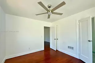 641 10th St, Miami Beach, FL 33139 - Photo 13