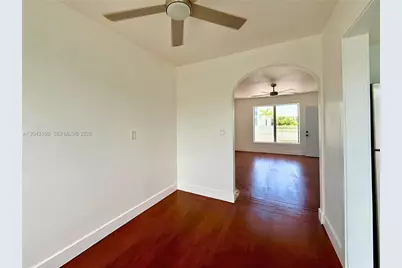 641 10th St #7, Miami Beach, FL 33139 - Photo 9