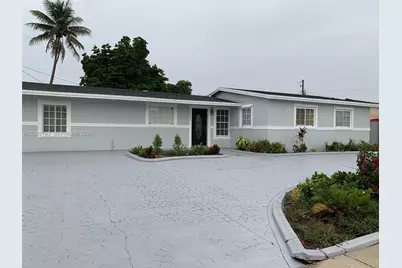 18025 NW 83rd Ave #1, Hialeah, FL 33015 - Photo 1