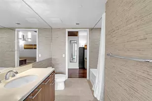 50 Biscayne Blvd, Miami, FL 33132 - Photo 11