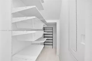 20610 NE 5th Pl, Miami, FL 33179 - Photo 19