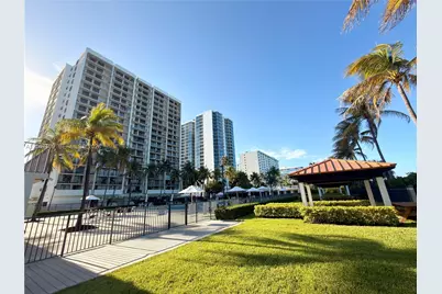 2625 Collins Ave #215, Miami Beach, FL 33140 - Photo 33