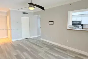 100 SW 117th Terrace, Pembroke Pines, FL 33025 - Photo 3