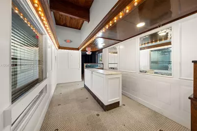 1586 S Dixie Hwy, Coral Gables, FL 33146 - Photo 19