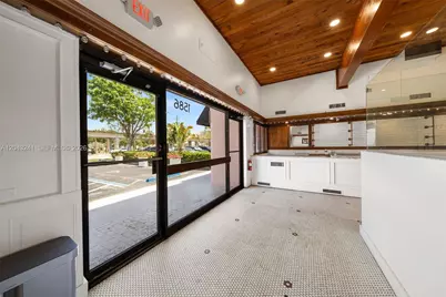 1586 S Dixie Hwy, Coral Gables, FL 33146 - Photo 11
