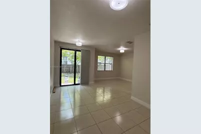 9762 NW 8th Ter, Miami, FL 33172 - Photo 5