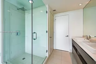 460 NE 28th St, Miami, FL 33137 - Photo 13