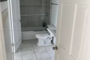 1301 NE Miami Gardens Dr, Miami, FL 33179 - Photo 9