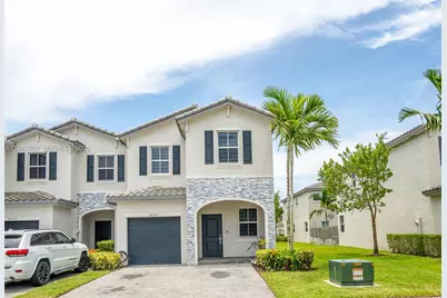 2670 SE 12th St, Homestead, FL 33035 - Photo 3