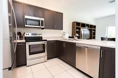 2670 SE 12th St, Homestead, FL 33035 - Photo 17