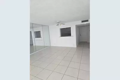 1901 Brickell Ave #B1007, Miami, FL 33129 - Photo 5