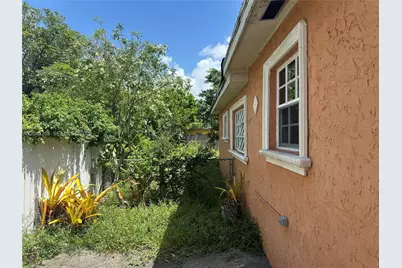 [Address not provided], North Miami, FL 33168 - Photo 9