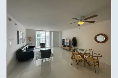 1200 Brickell Bay Dr #3104, Miami, FL 33131 - Photo 3
