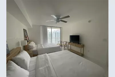1200 Brickell Bay Dr #3104, Miami, FL 33131 - Photo 7