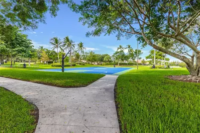 1102 Camellia Cir #1102, Weston, FL 33326 - Photo 29