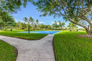 1102 Camellia Cir, Weston, FL 33326 - Photo 29