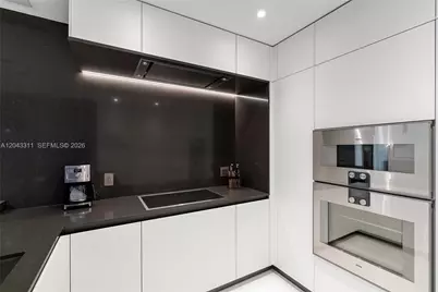 300 Biscayne Boulevard Way #4009W, Miami, FL 33131 - Photo 13