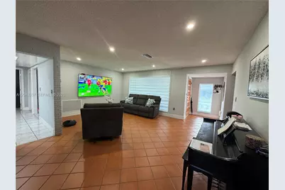 7140 Grandview Blvd, Miramar, FL 33023 - Photo 15