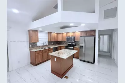 313 NW 16 Pl, Cape Coral, FL 33993 - Photo 3