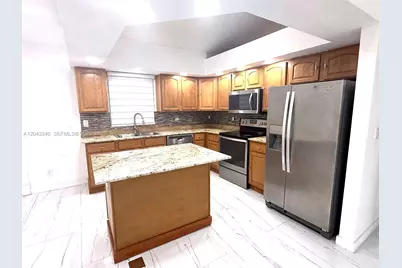 313 NW 16 Pl, Cape Coral, FL 33993 - Photo 5
