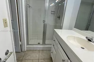 426 NE 210th Cir Terrace, Miami, FL 33179 - Photo 23