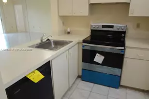426 NE 210th Cir Terrace, Miami, FL 33179 - Photo 3