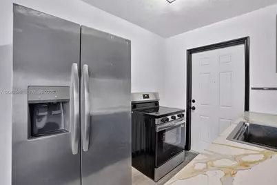 636 NW 14th Ter #636, Fort Lauderdale, FL 33311 - Photo 11