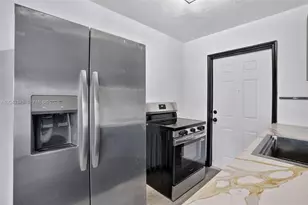 636 NW 14th Terrace, Fort Lauderdale, FL 33311 - Photo 11